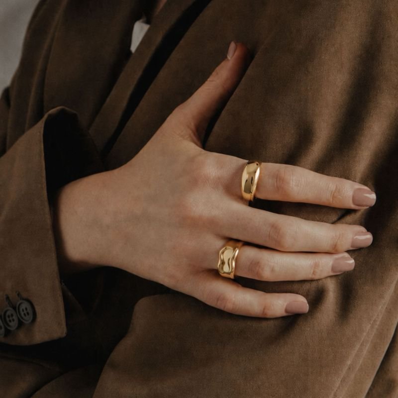 Anel And You Liso Banhado a Ouro 18K