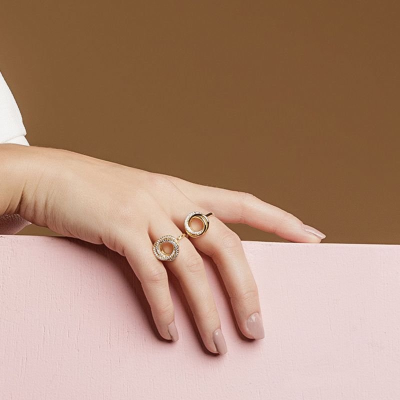 Anel Banhado a Ouro 18K Elos Lisos e Cravejado