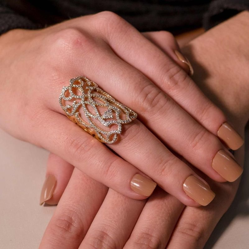 Anel Largo Trabalhado Cravejado Zircônia Cristal Banhado a Ouro 18K