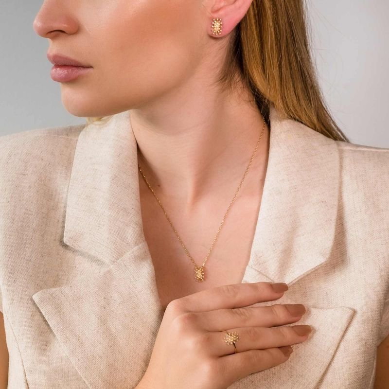 Anel Mom´s Oval Cravejado Banhado a Ouro 18K