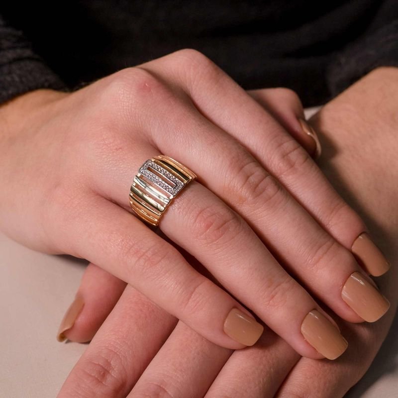 Anel Mom's Largo Linhas Lisas Detalhe Cravejado Banhado a Ouro 18K