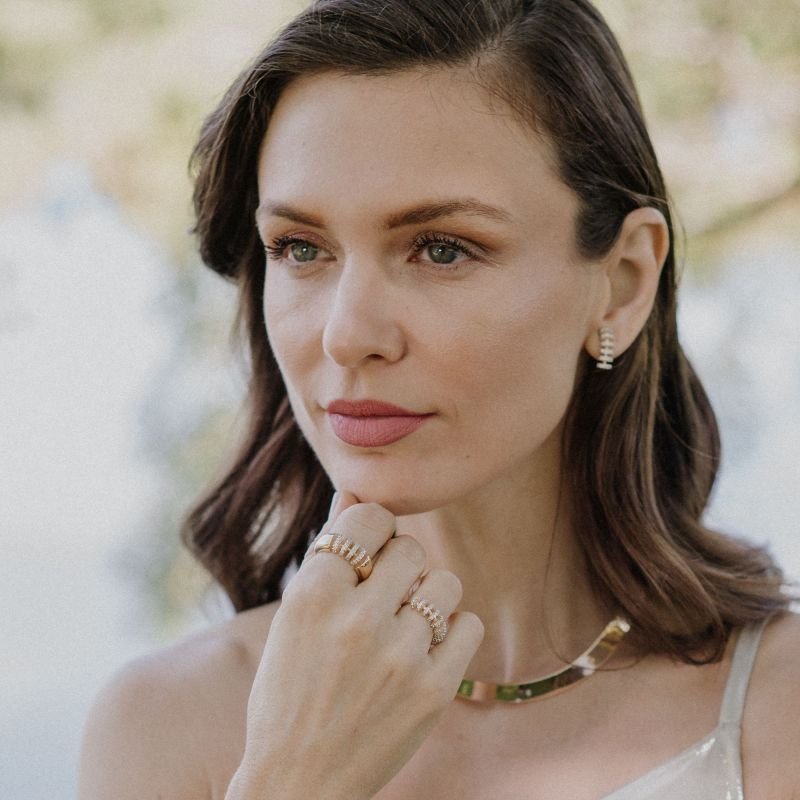 Anel Nove Fileiras Cravejadas Fressen Celebrate Banhado a Ouro 18K