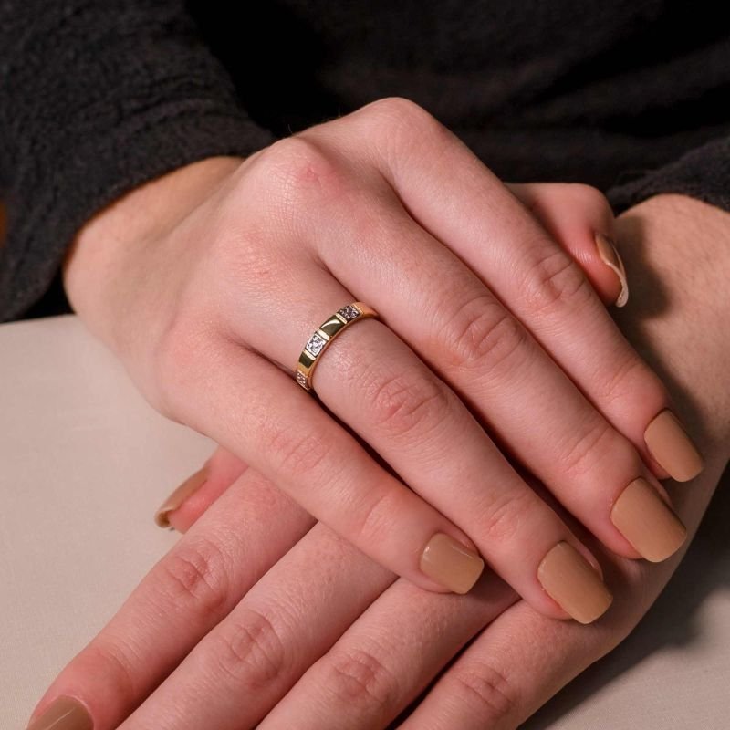 Anel Quadrados Lisos Cravejados Banhado a Ouro 18K