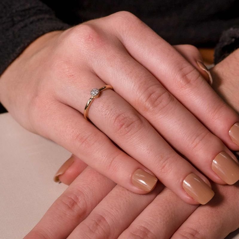 Anel Solitário Liso Cravejado Fressen One Banhado a Ouro 18K