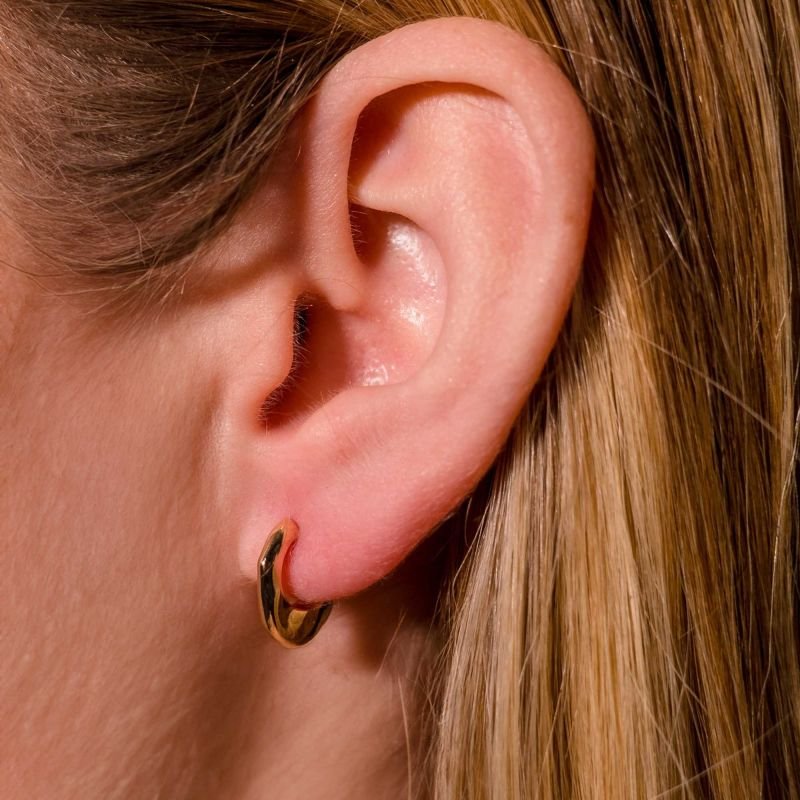 Brinco Argola Oval Ondulada Banhado a Ouro 18K