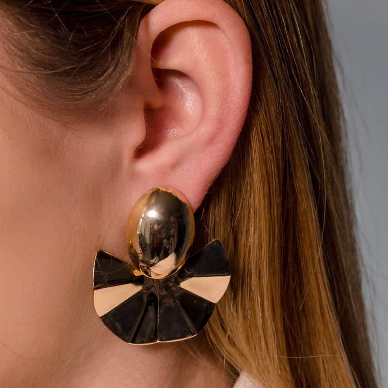 Brinco Celebrate Orgânico com Base Oval Banhado a Ouro 18K