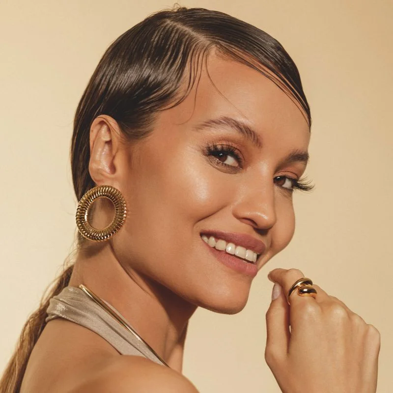 Brinco Celebrate Redondo Malha Trabalhada Banhado Ouro 18K