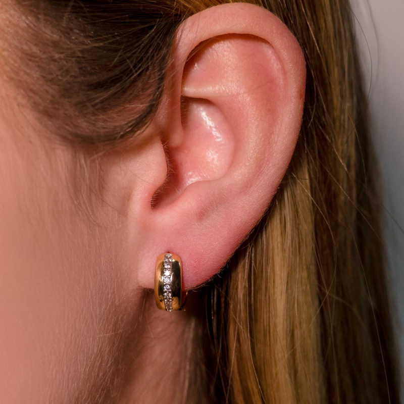 Brinco Day to Night Argola Lisa 1 Fileira Cravejada Zircônia Cristal Banhado a Ouro 18K