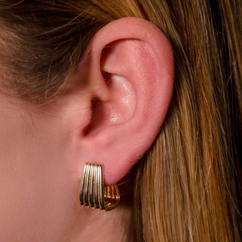 Brinco Day to Night Trabalhado com Linhas Lisas Banhado a Ouro 18K