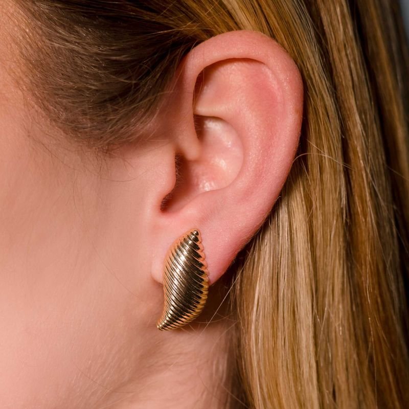 Brinco Ondulado Texturizado Mom's Banhado a Ouro 18K