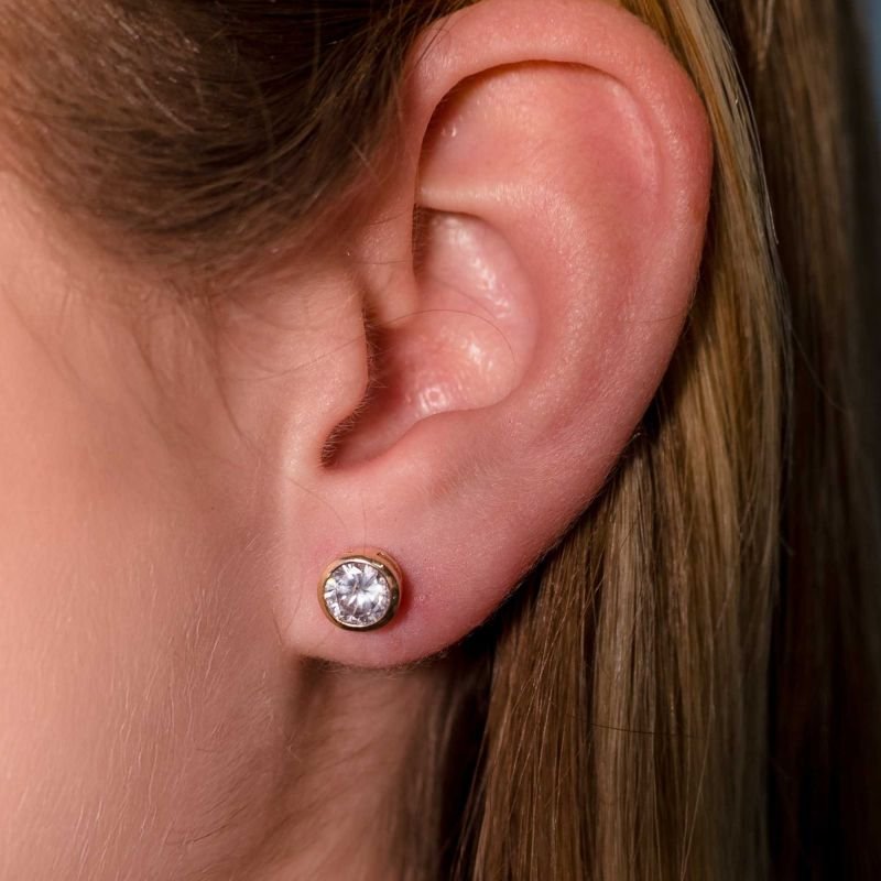 Brinco Ponto de Luz Zircônia Cristal Banhado a Ouro 18K