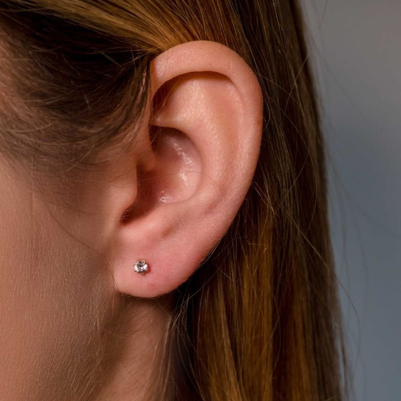 Brinco Ponto de Luz Zircônia Cristal Banhado a Ouro 18K