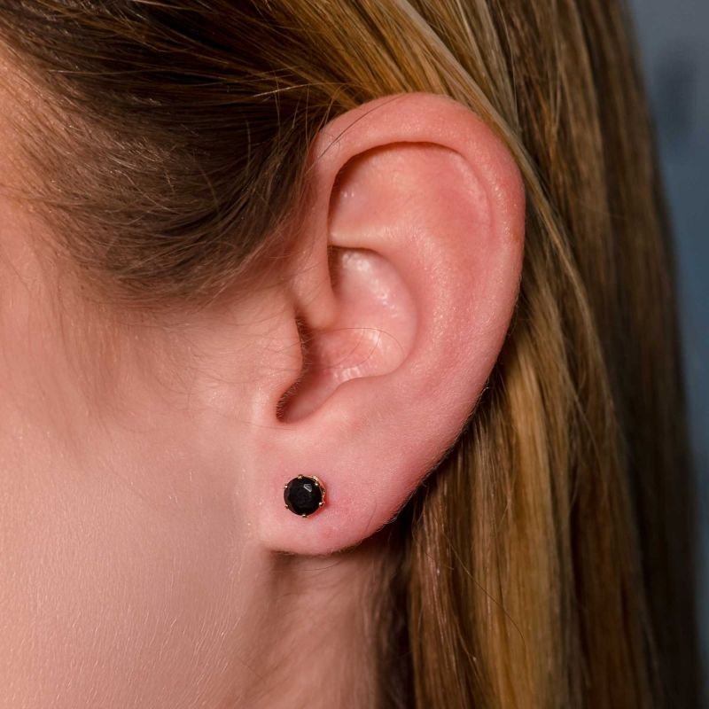 Brinco Ponto de Luz Zircônia Negra Banhado a Ouro 18K