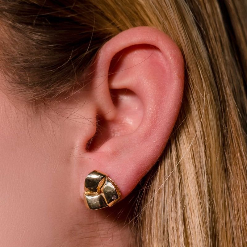 Brinco Triangular Detalhe em Zircônia Banhado a Ouro 18K