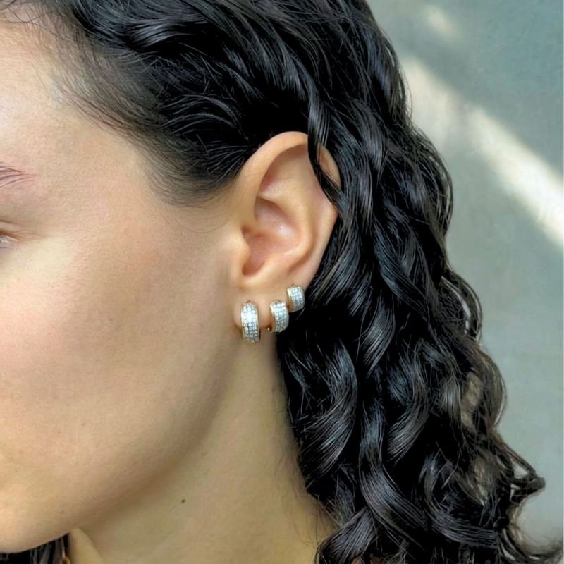 Brinco Trio de Argola 3 Fileiras Cravejadas Banhado a Ouro 18K