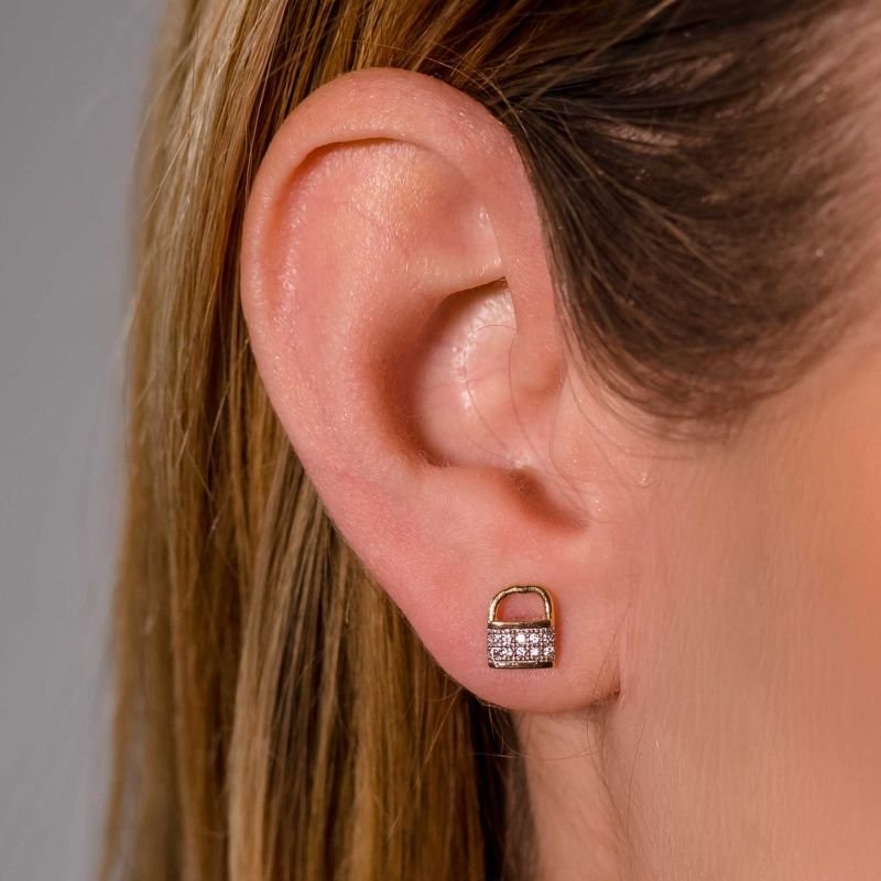 Brinco Cadeado Cravejado com Detalhe em Ródio Banhado a Ouro 18K