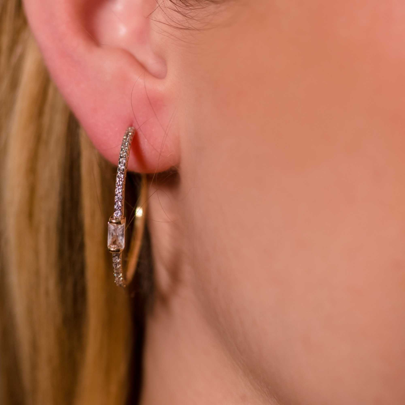 Brinco Day to Night Argola Lisa e Cravejada Banhado a Ouro 18K