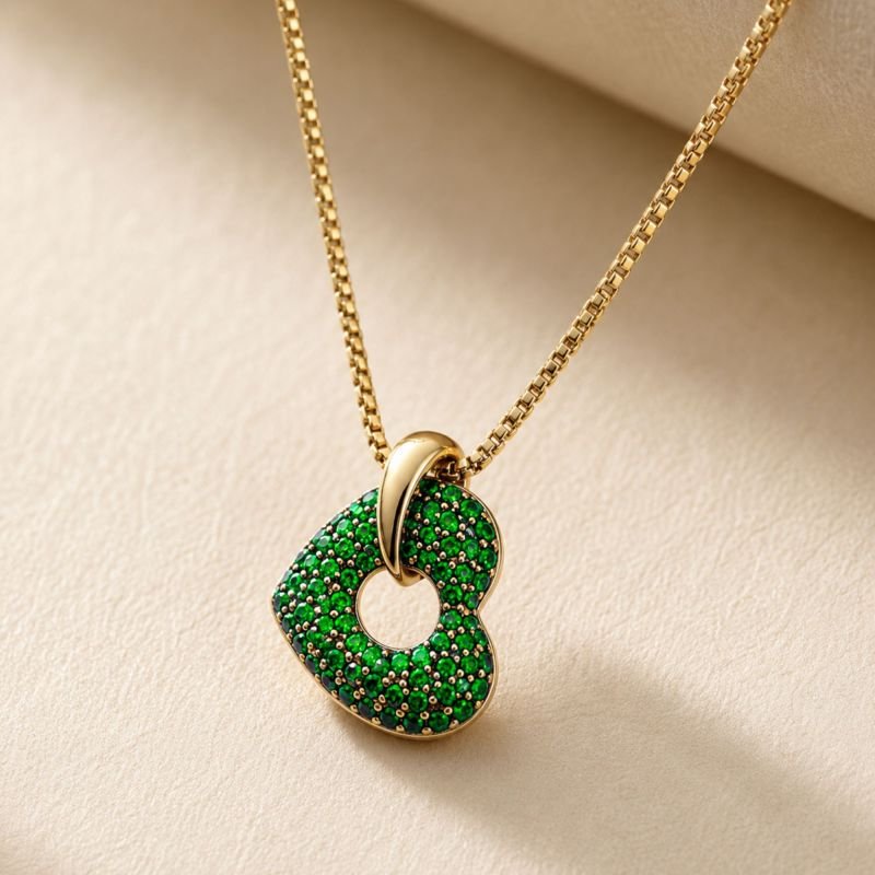 Colar Coração Cravejado Banhado a Ouro 18K