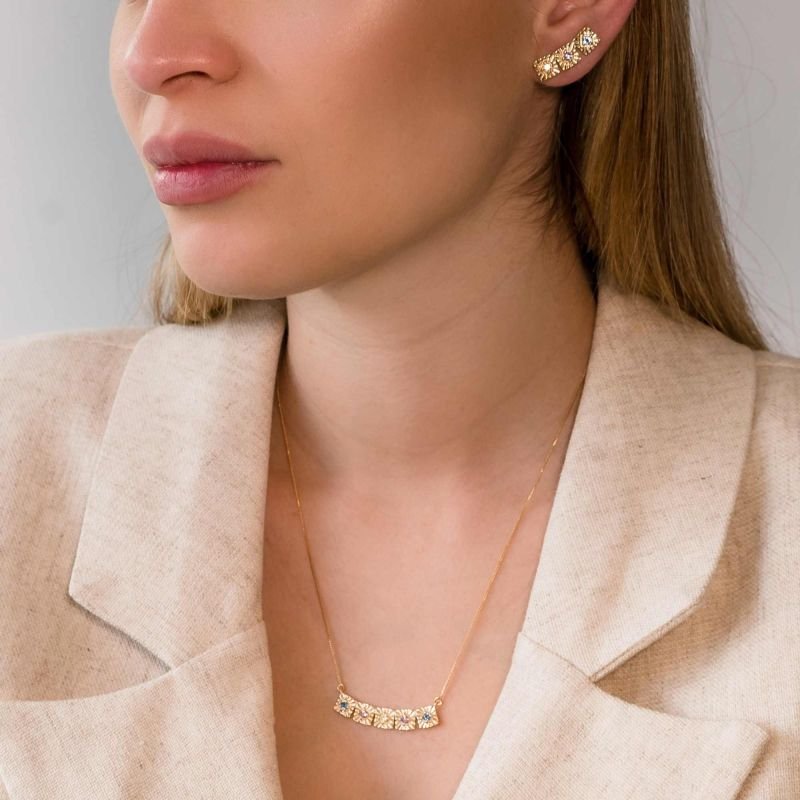 Colar Detalhe 5 Quadrados Cravejados Zircônias Coloridas Banhado a Ouro 18K