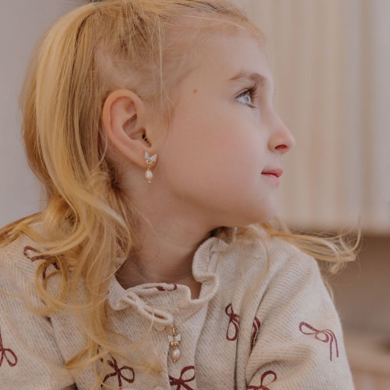 Colar Pérola Cultivada e Laço Fressen Kids Banhada a Ouro 18k